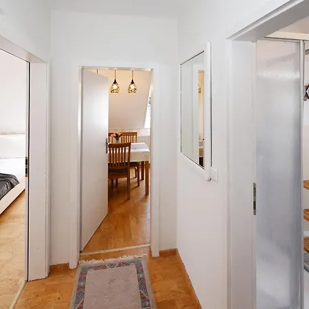 Apartment Neumann Trude *